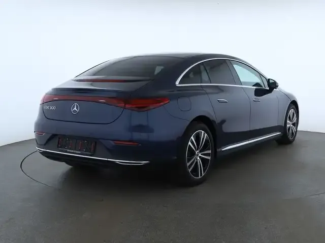 Mercedes-Benz EQE 300