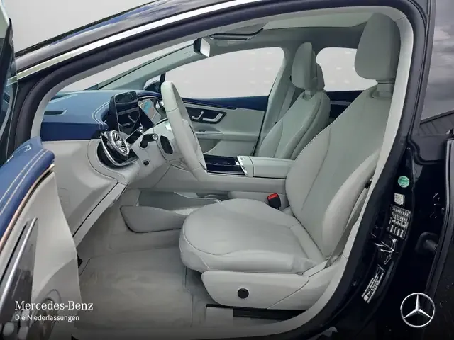 Mercedes-Benz EQE 300