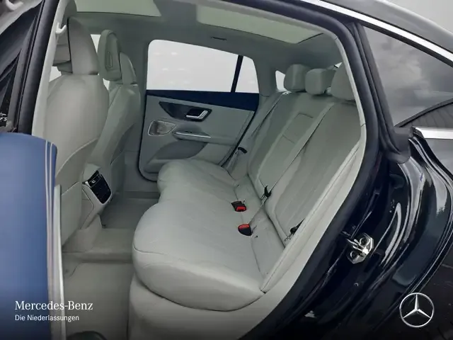 Mercedes-Benz EQE 300