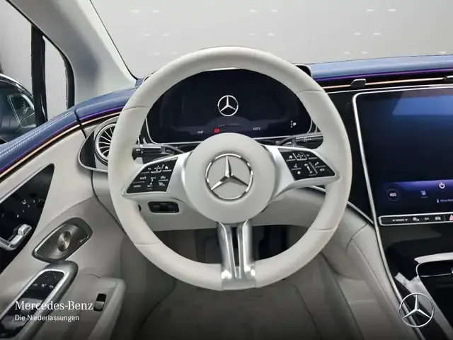Mercedes-Benz EQE 300