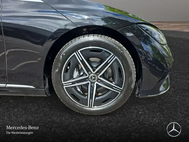 Mercedes-Benz EQE 300