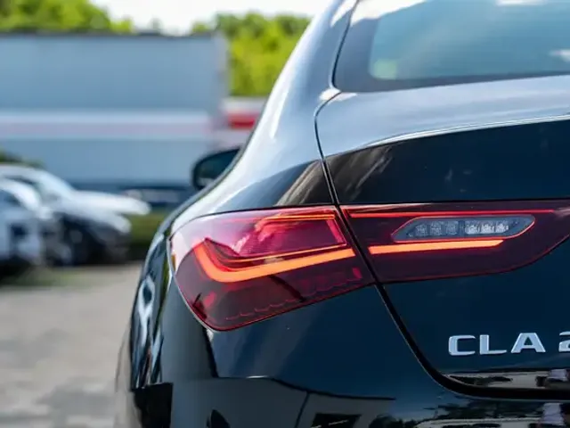 Mercedes-Benz CLA 200