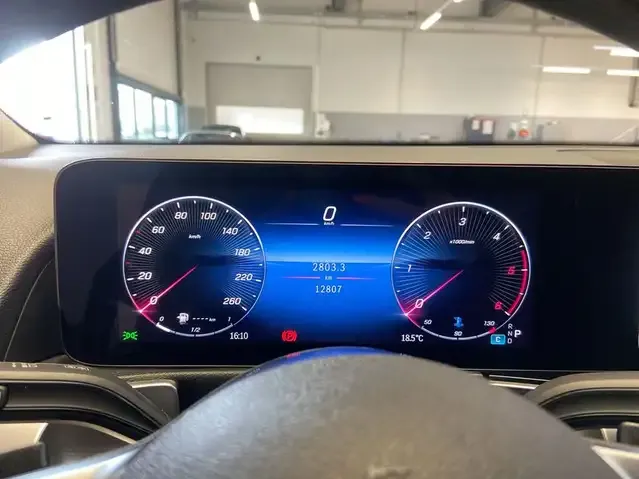 Mercedes-Benz GLB 200