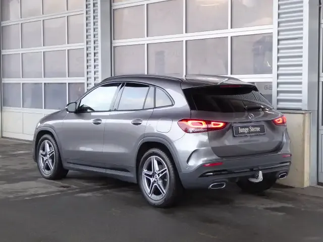 Mercedes-Benz GLA 200