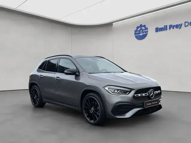 Mercedes-Benz GLA 200