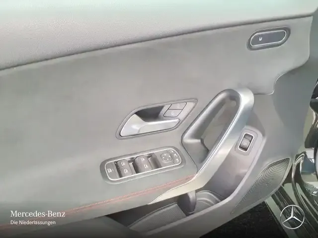 Mercedes-Benz A 220