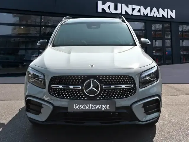 Mercedes-Benz GLB 200
