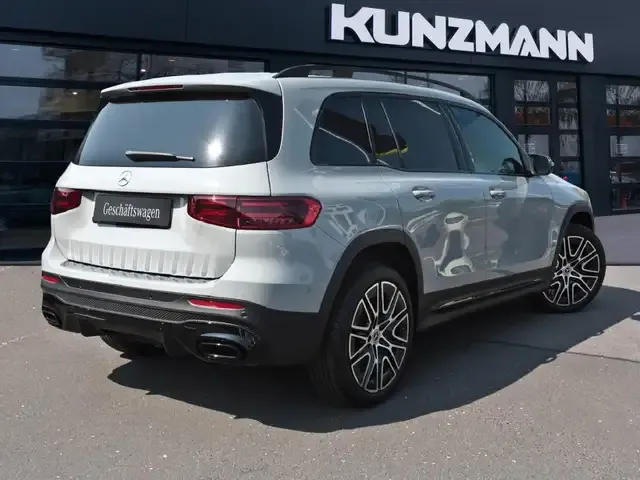 Mercedes-Benz GLB 200
