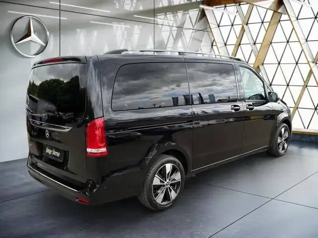 Mercedes-Benz V 220