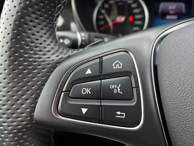 Mercedes-Benz V 220