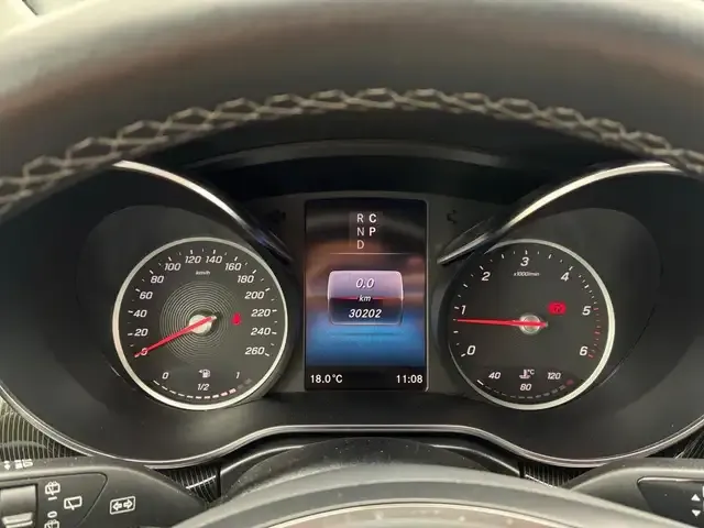 Mercedes-Benz V 220