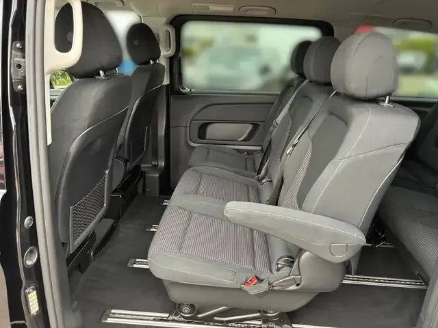 Mercedes-Benz V 220