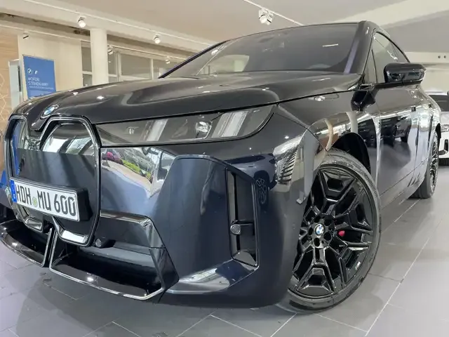 BMW iX