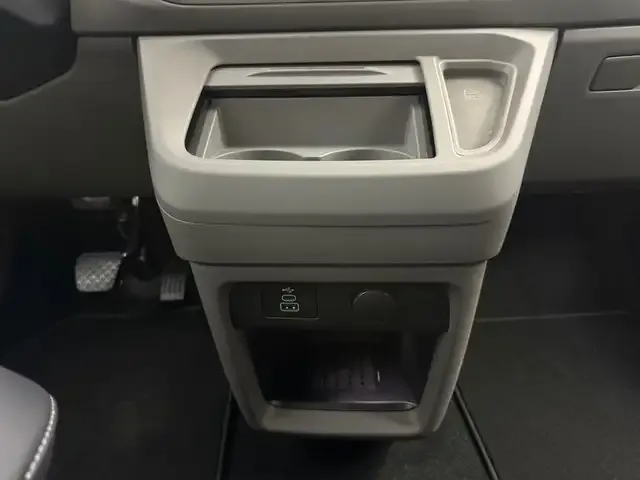 Volkswagen T7 Caravelle