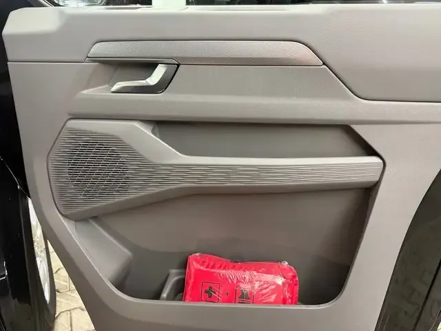 Volkswagen T7 Caravelle