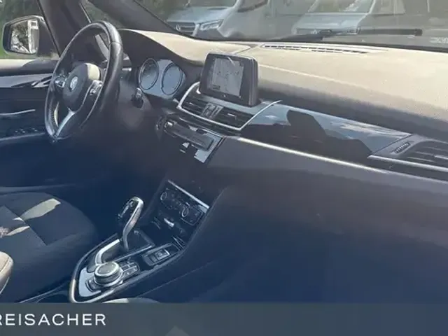 BMW 218
