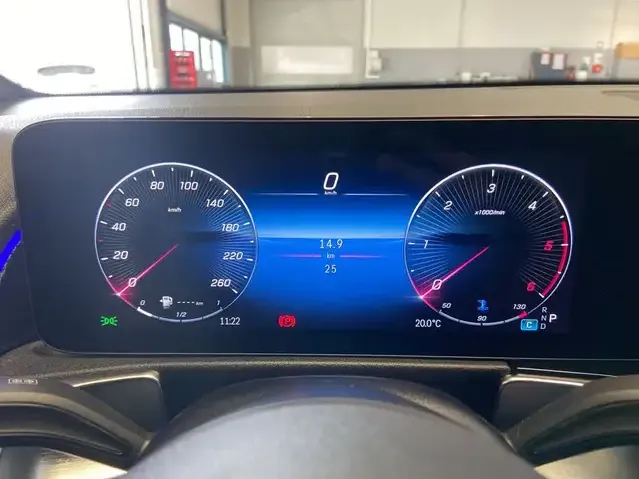 Mercedes-Benz GLB 180