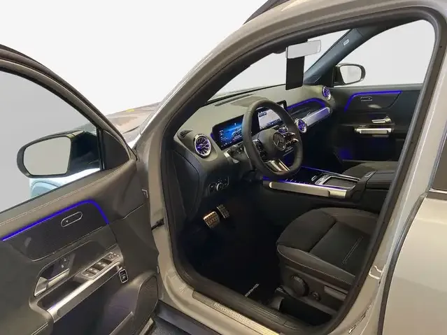 Mercedes-Benz GLB 180