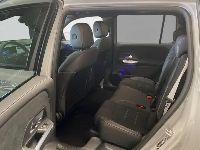 Mercedes-Benz GLB 180