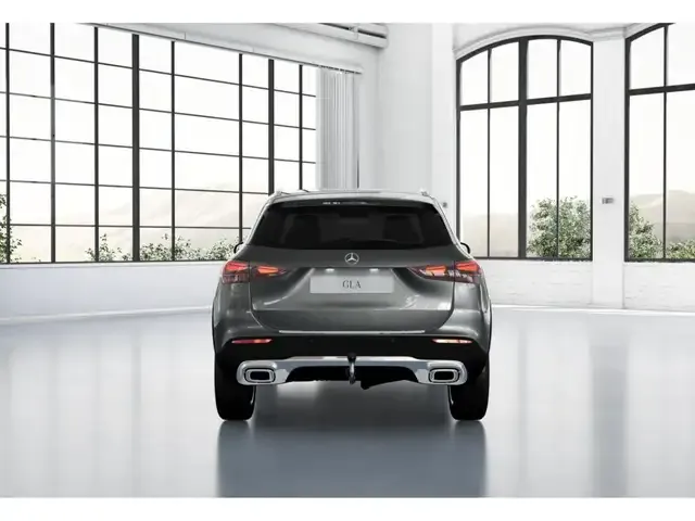 Mercedes-Benz GLA 220