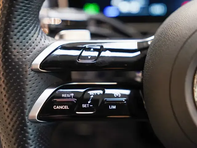 Mercedes-Benz EQE 300