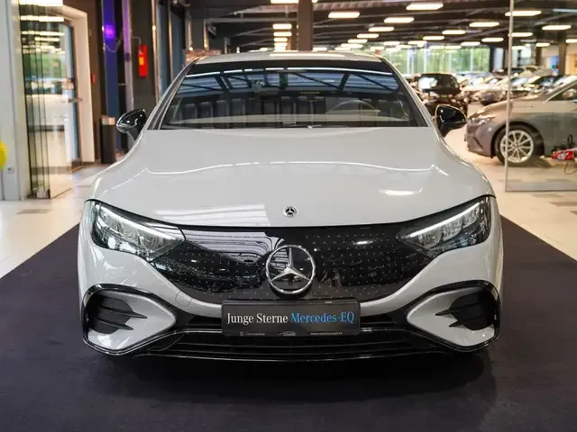 Mercedes-Benz EQE 300