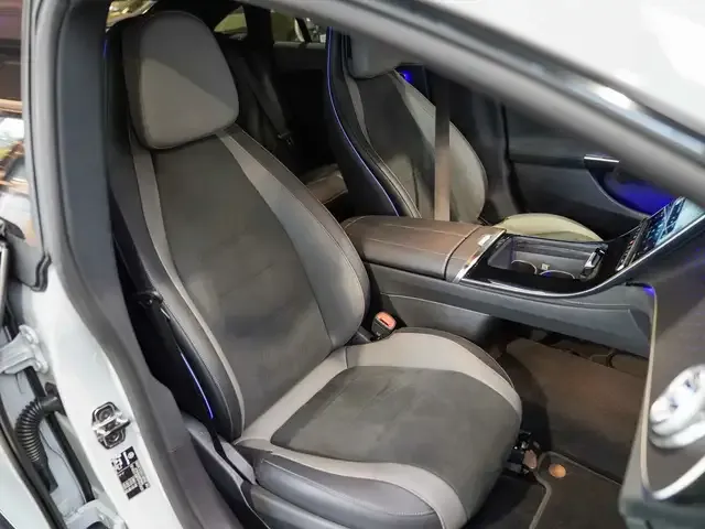 Mercedes-Benz EQE 300