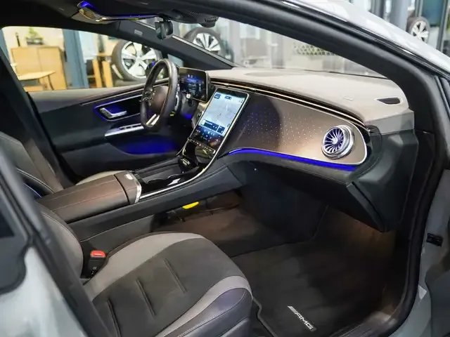 Mercedes-Benz EQE 300