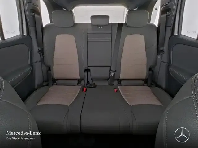 Mercedes-Benz EQB 300