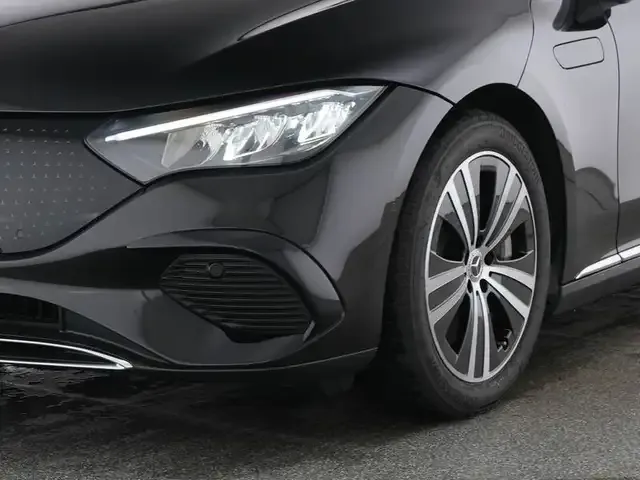 Mercedes-Benz EQE 300