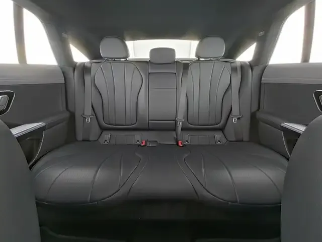 Mercedes-Benz EQE 300