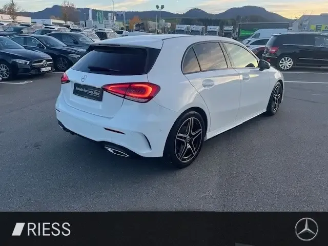 Mercedes-Benz A 220