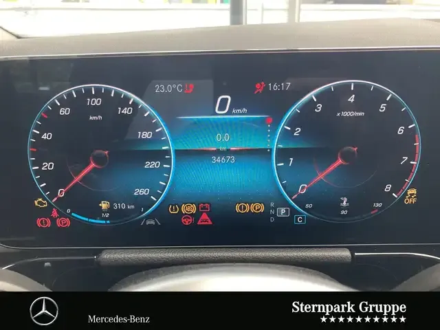 Mercedes-Benz B 180