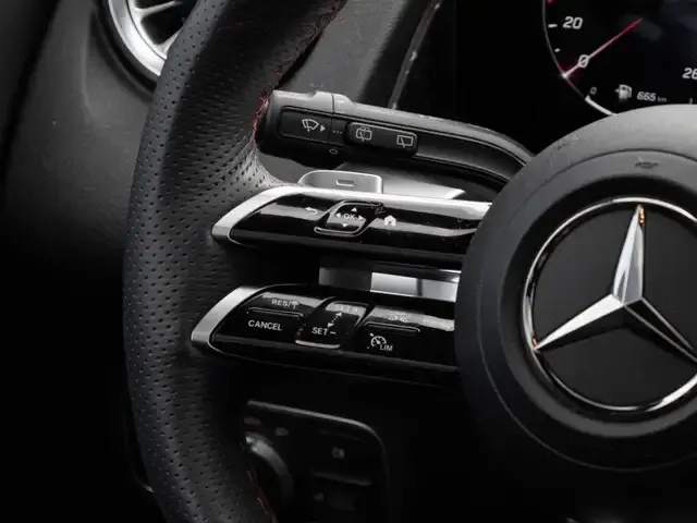 Mercedes-Benz GLB 220