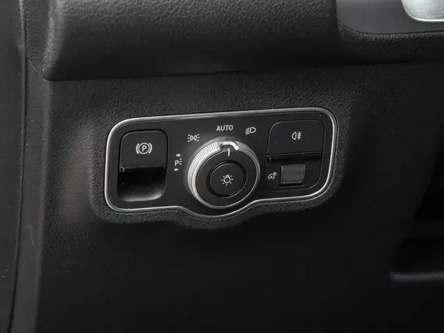 Mercedes-Benz GLB 220