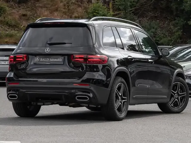 Mercedes-Benz GLB 220
