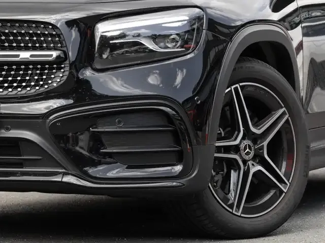 Mercedes-Benz GLB 220