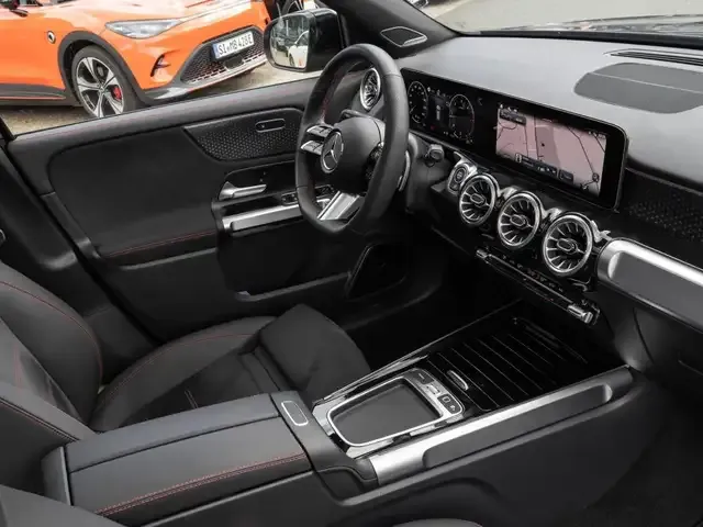 Mercedes-Benz GLB 220