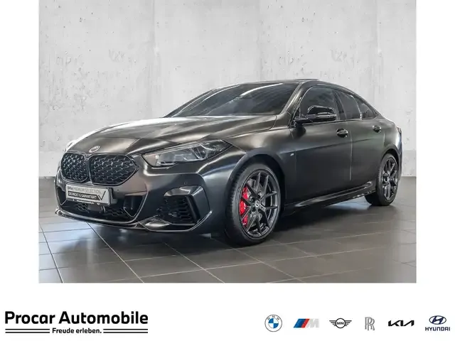 BMW 235