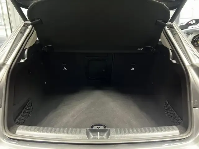 Mercedes-Benz GLA 220