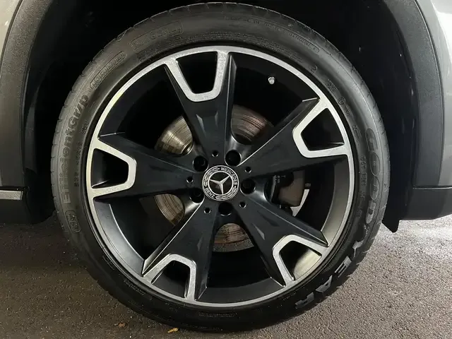 Mercedes-Benz GLA 220