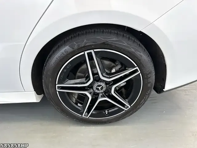 Mercedes-Benz CLA 220