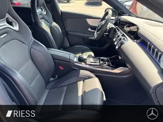 Mercedes-Benz CLA 45 AMG