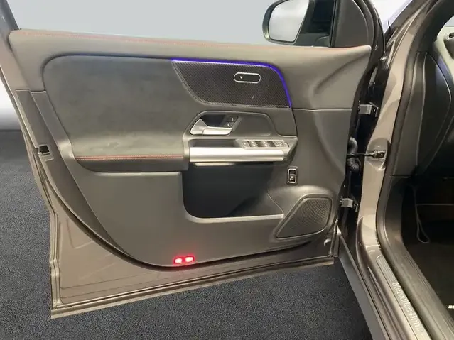 Mercedes-Benz GLA 180