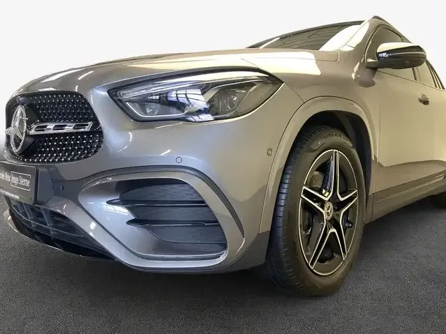 Mercedes-Benz GLA 180