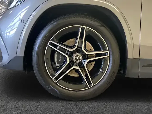 Mercedes-Benz GLA 180