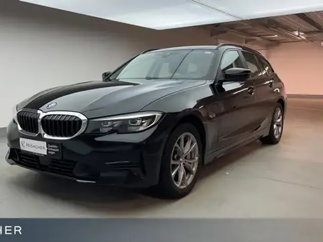 BMW 330