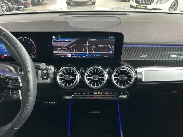 Mercedes-Benz GLB 200