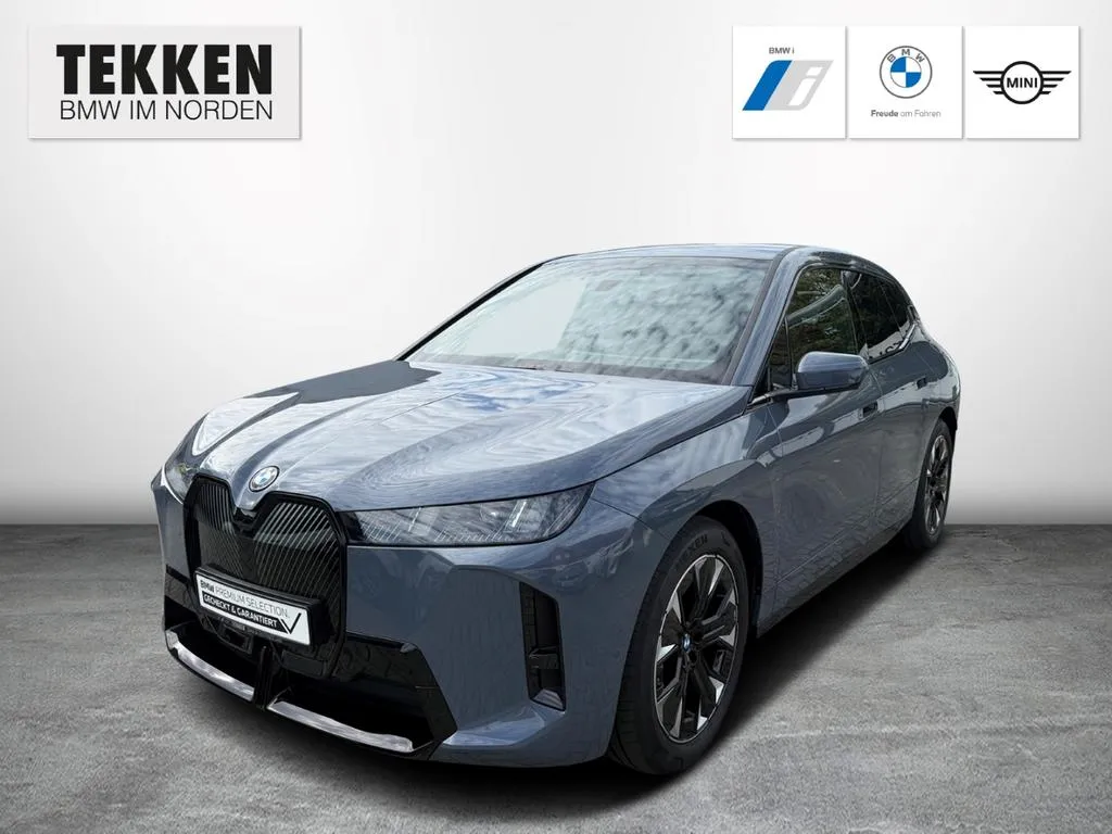 BMW iX