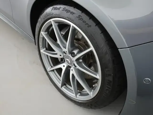 Mercedes-Benz E 63 AMG